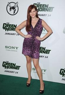 Sara Rue feet photo thumbnail