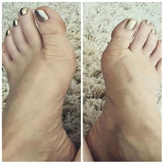 Sara Rue feet photo thumbnail