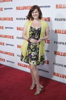 Sara Rue feet photo thumbnail