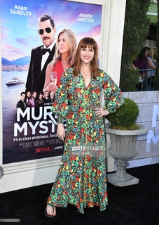 Sara Rue feet photo thumbnail