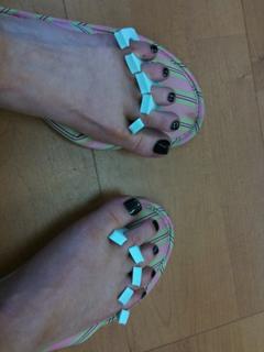 Sara Rue feet photo thumbnail