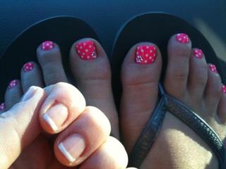 Sara Rue feet photo thumbnail