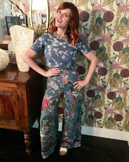 Sara Rue feet photo thumbnail