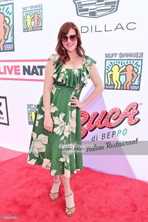 Sara Rue feet photo thumbnail