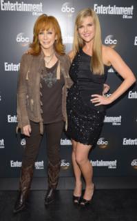 Sara Rue feet photo thumbnail