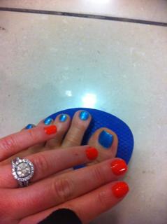 Sara Rue feet photo thumbnail