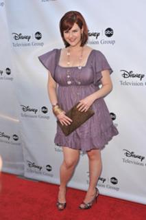 Sara Rue feet photo thumbnail