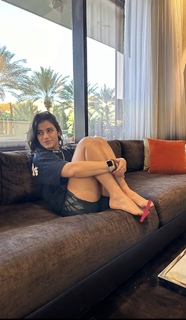Sara Saffari feet photo thumbnail
