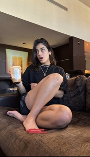 Sara Saffari feet photo thumbnail