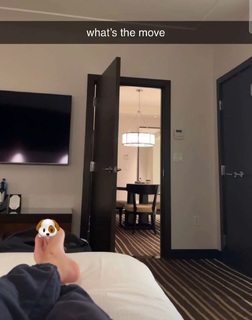 Sara Saffari feet photo thumbnail