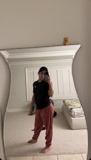 Sara Saffari feet photo thumbnail