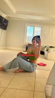 Sara Saffari feet photo thumbnail