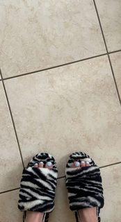 Sara Saffari feet photo thumbnail