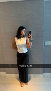 Sara Saffari feet photo thumbnail