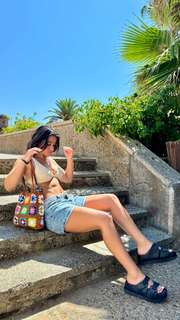 Sara Saffari feet photo thumbnail