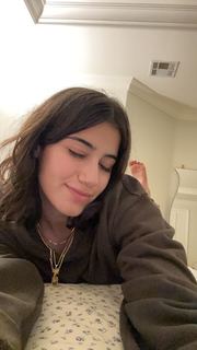 Sara Saffari feet photo thumbnail