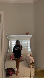 Sara Saffari feet photo thumbnail