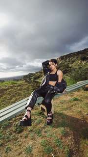 Sara Saffari feet photo thumbnail
