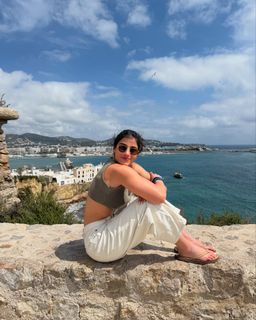 Sara Saffari feet photo thumbnail
