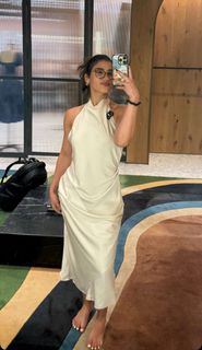 Sara Saffari feet photo thumbnail