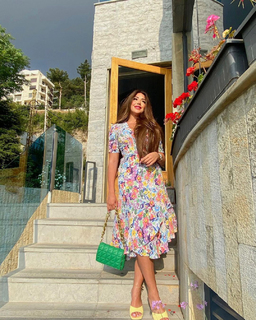 Sara Salama feet photo thumbnail