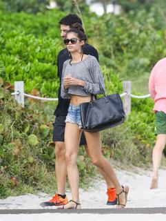 Sara Sampaio feet photo thumbnail