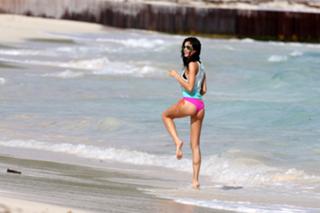 Sara Sampaio feet photo thumbnail