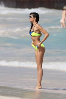 Sara Sampaio feet photo thumbnail