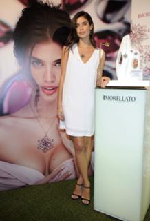 Sara Sampaio feet photo thumbnail