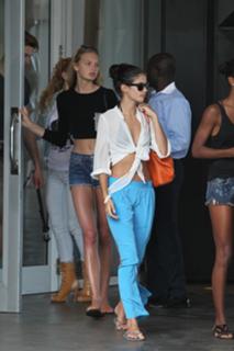 Sara Sampaio feet photo thumbnail