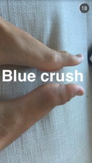 Sara Sampaio feet photo thumbnail