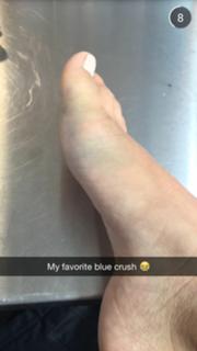 Sara Sampaio feet photo thumbnail