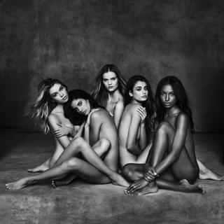 Sara Sampaio feet photo thumbnail
