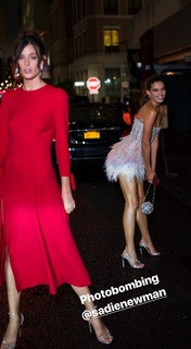 Sara Sampaio feet photo thumbnail