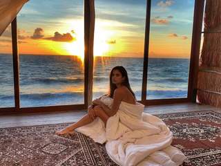 Sara Sampaio feet photo thumbnail