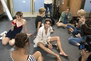 Sara Sampaio feet photo thumbnail