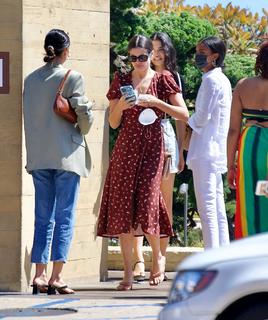 Sara Sampaio feet photo thumbnail