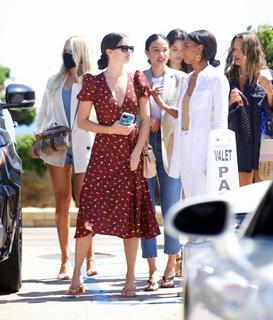 Sara Sampaio feet photo thumbnail