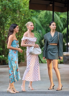 Sara Sampaio feet photo thumbnail