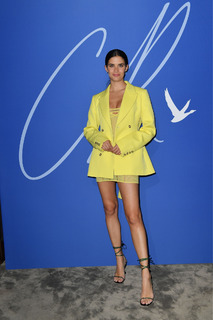 Sara Sampaio feet photo thumbnail