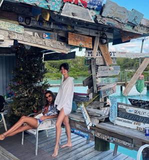 Sara Sampaio feet photo thumbnail
