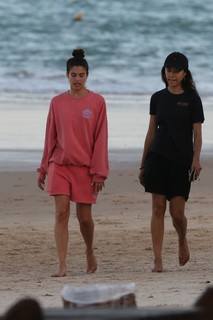 Sara Sampaio feet photo thumbnail