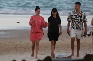 Sara Sampaio feet photo thumbnail