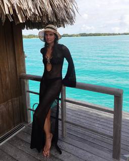 Sara Sampaio feet photo thumbnail