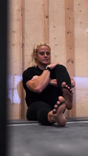 Sara Sigmunsdóttir feet photo 14