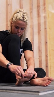 Sara Sigmunsdóttir feet photo 11