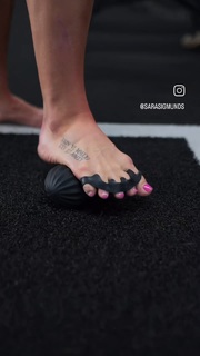 Sara Sigmunsdóttir feet photo 10