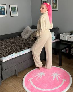 Sara Sudol feet photo 1