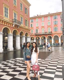 Sara Tendulkar feet photo thumbnail