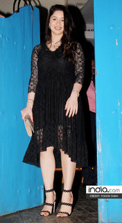 Sara Tendulkar feet photo thumbnail